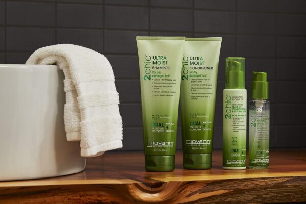 Giovanni 2Chic Avocado & Olive Oil Ultra-Moist Conditioner 8.5oz / 250ml