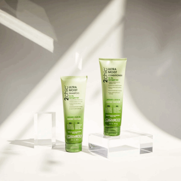 Giovanni 2Chic Avocado & Olive Oil Ultra-Moist Conditioner 8.5oz / 250ml