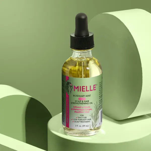 Mielle Rosemary Mint Scalp & Hair Strengthening Oil Light 2 oz
